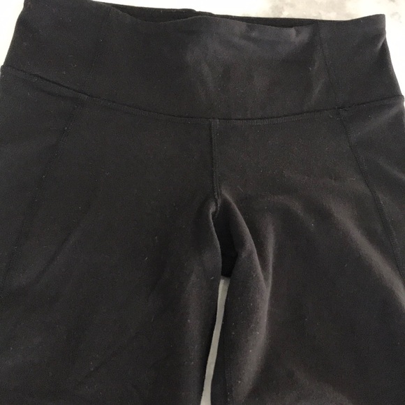Lululemon Gather & Crow Crops/Yoga Crops Black size 6 EUC - Picture 9 of 9